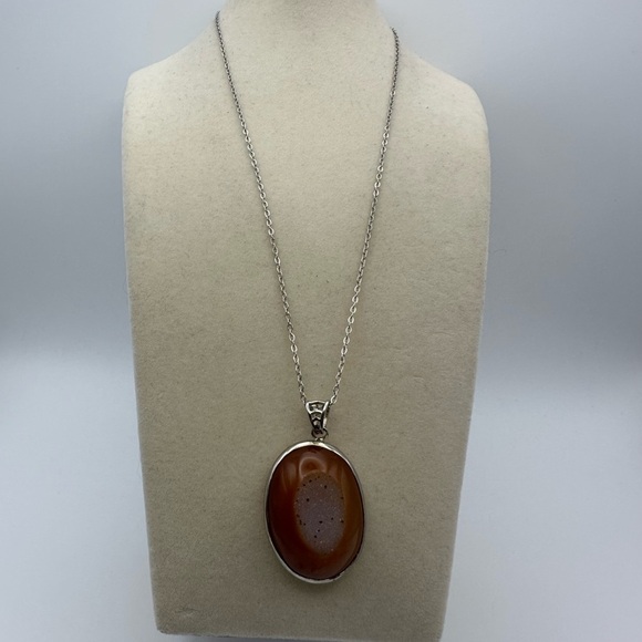 Druzy Agate Oval Pendant Necklace on Silver Copper Chain - Picture 5 of 16